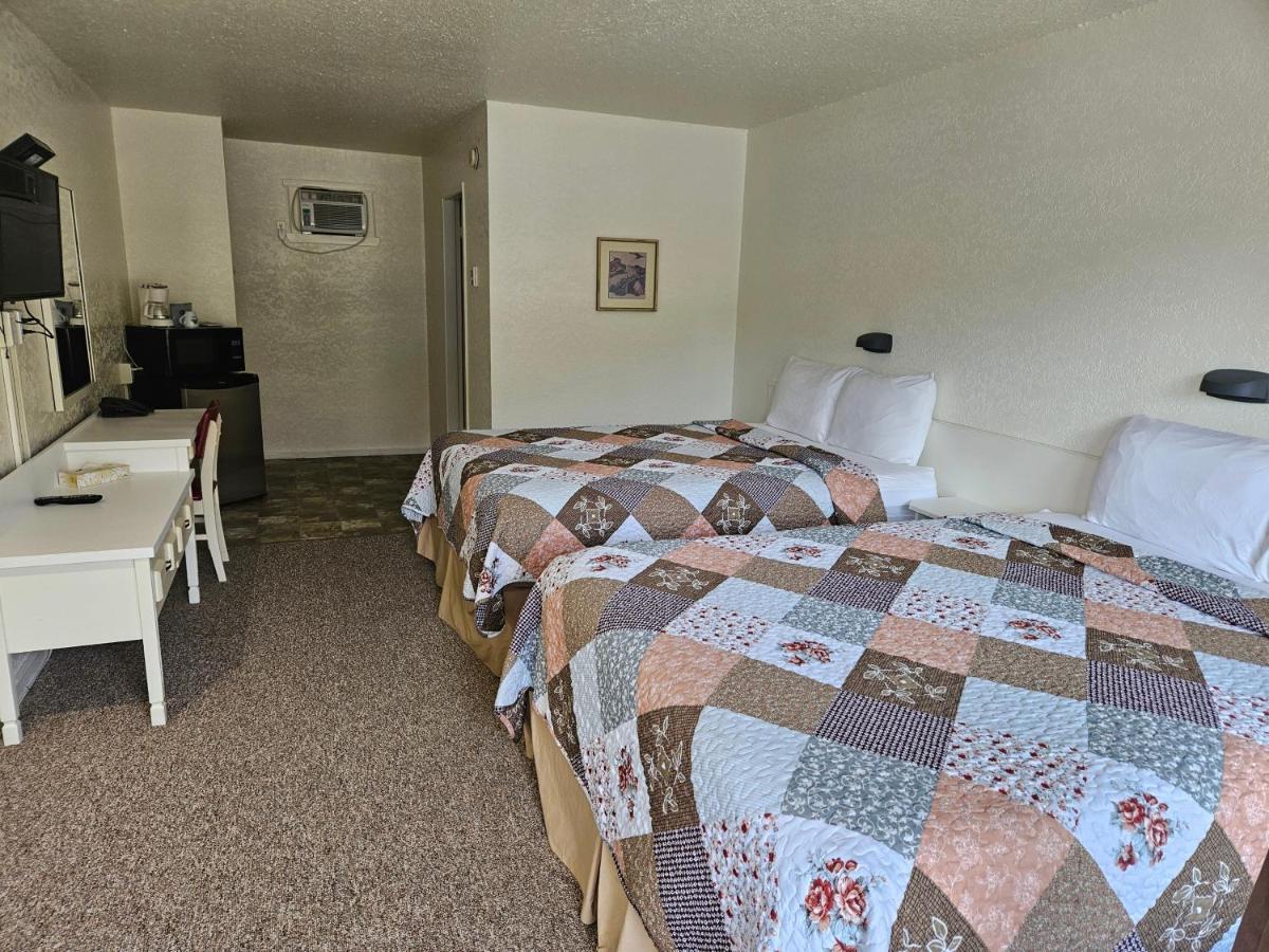 Granby River Inn & Suites غراند فوركس المظهر الخارجي الصورة